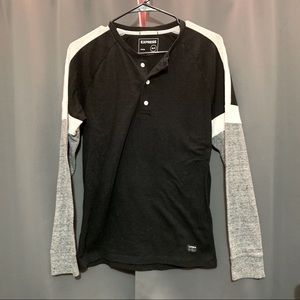 Express Men’s XS Black/Gray Long Sleeve Henley